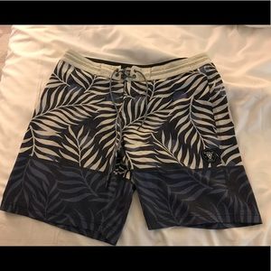 VISSLA Board Shorts Sz 34